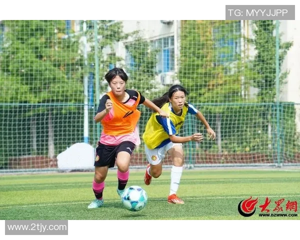 双子座足球明星的魅力与才华解析，探索他们在绿茵场上的精彩表现与个性特征