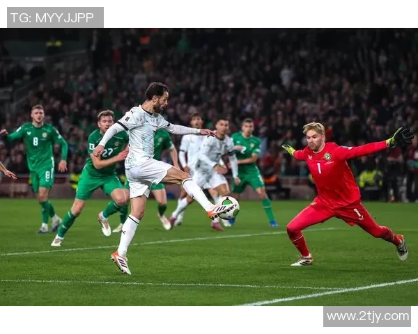 各国足球明星归国踢球引发热潮球迷期待新赛季精彩表现